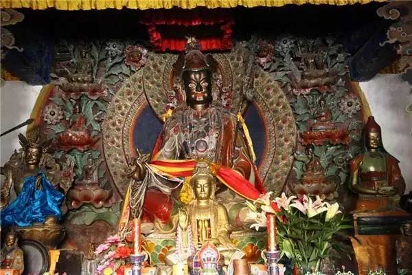 法王如意宝于1987年朝礼五台山时如是预言:"这次若能在各寺造一些莲师